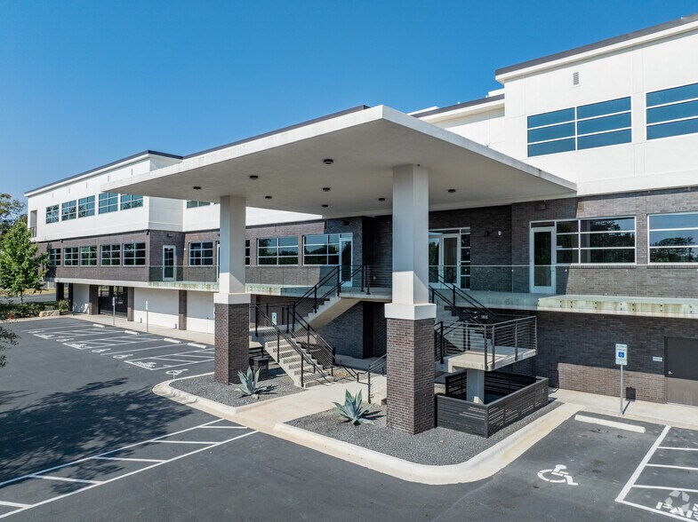 More Photos Of 8701 Menchaca Rd, Austin Medical For Sale