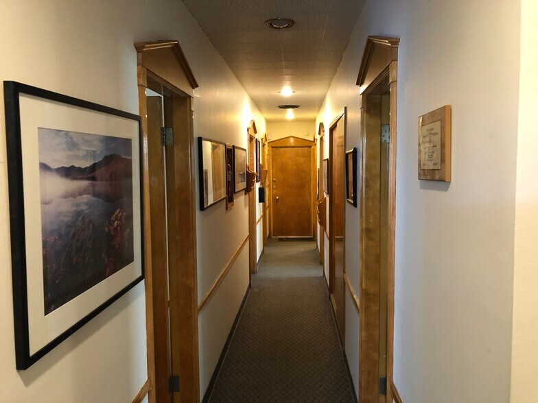 More Photos Of 2011 19th St, Bakersfield Medical For Lease