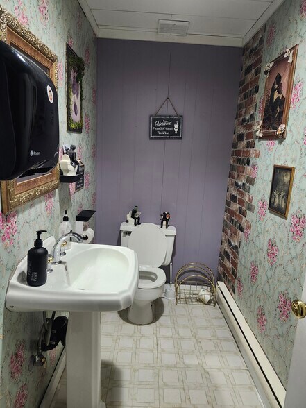 More Photos Of 123 County Road 34, Kingsville Restaurant For Sale