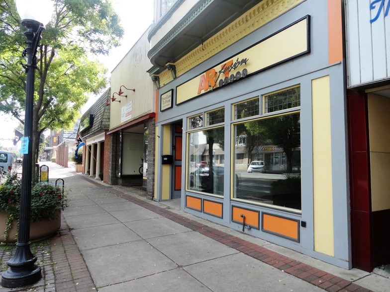 More Photos Of 254 E High St, Pottstown Storefront Retail Office For Sale