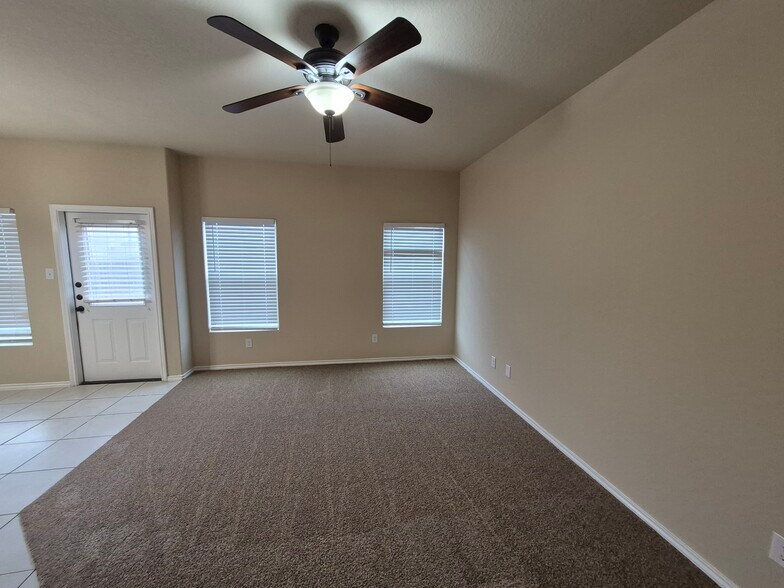 More Photos Of 8710 Vista de Nubes, Converse Apartments For Sale