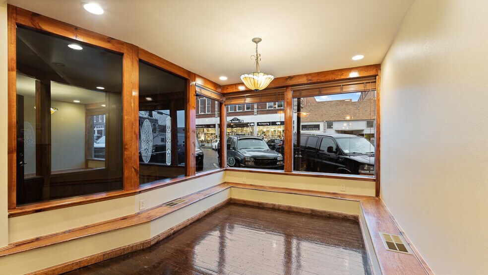 More Photos Of 117 W Walnut St, Rogers Restaurant For Sale