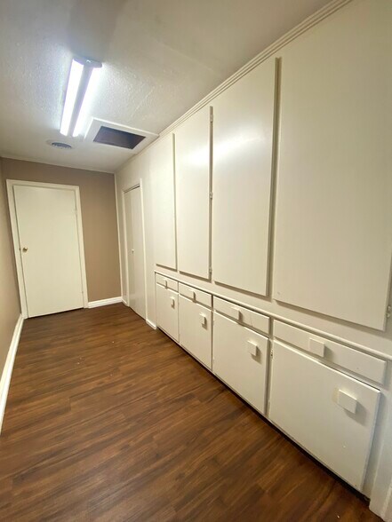 More Photos Of 78 Ash St, Calvert City Office For Sale