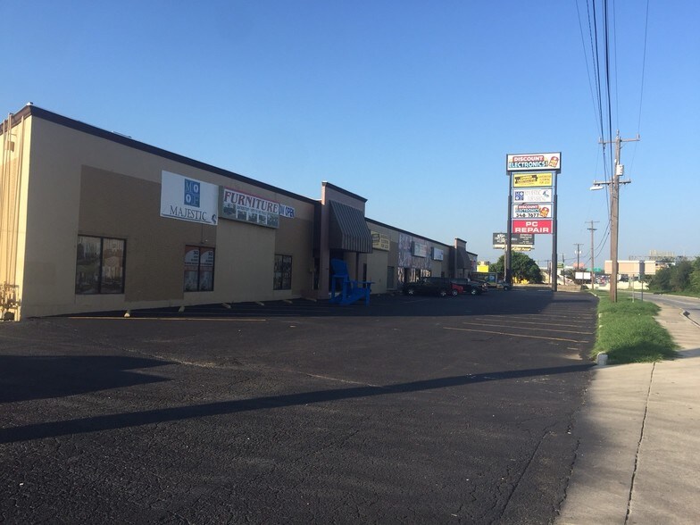 More Photos Of 2200-2206 NW Loop 410, San Antonio Warehouse For Lease