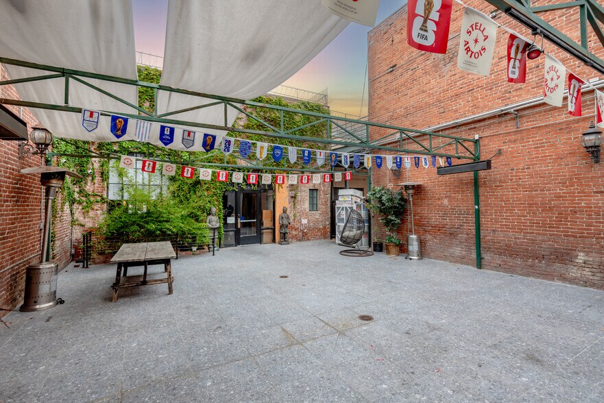 More Photos Of 33 S Fair Oaks Ave, Pasadena Office For Sale