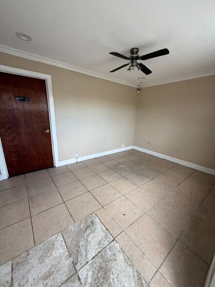 More Photos Of 1520 N Nova Rd, Daytona Beach Manufacturing For Lease