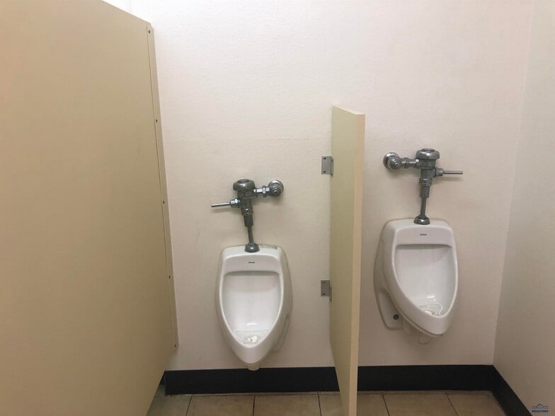 More Photos Of 947 Main St, Sturgis Sports And Entertainment For Sale