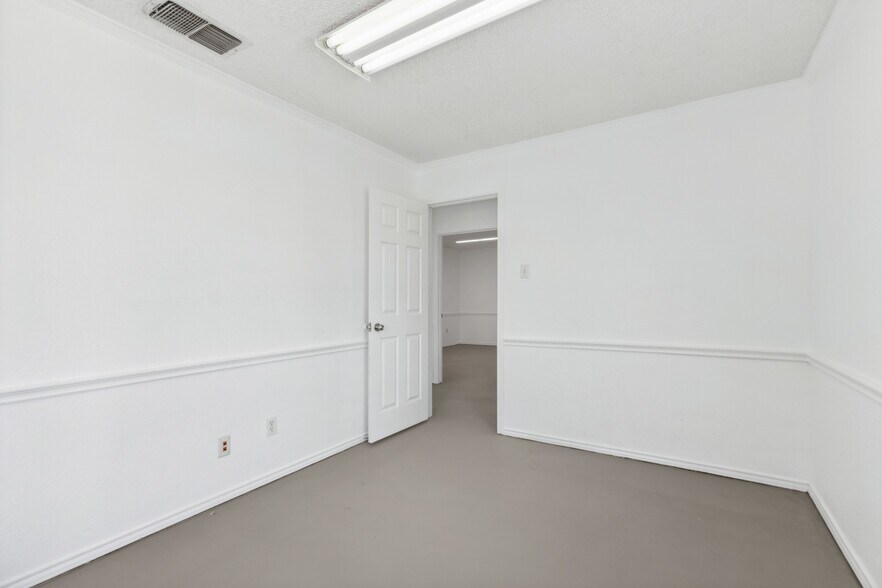 More Photos Of 113 Coad St, Fort Worth Office For Lease