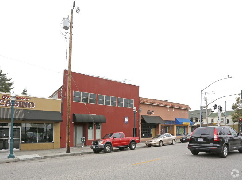 Primary Photo Of 711 Pacific Ave, Santa Cruz Restaurant For Lease