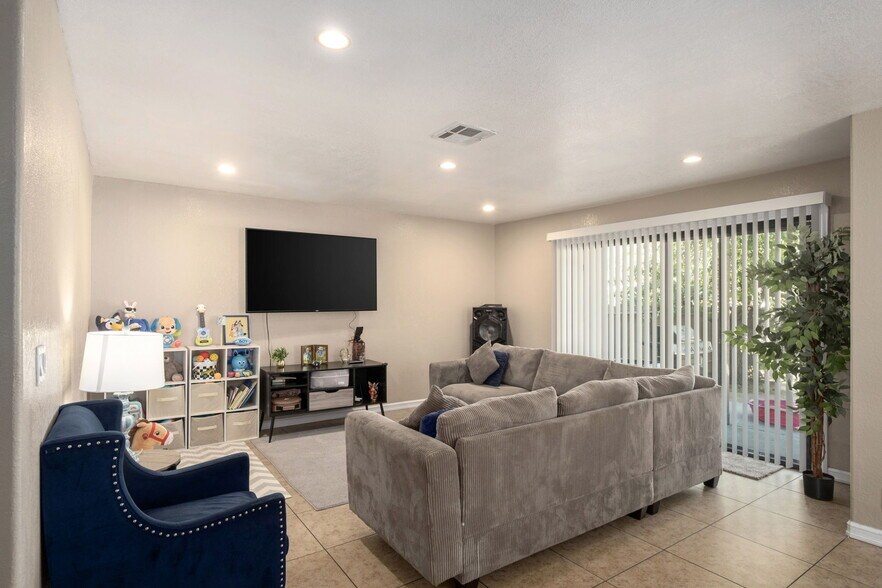 More Photos Of 4308 E Woodward Ave, Fresno Apartments For Sale