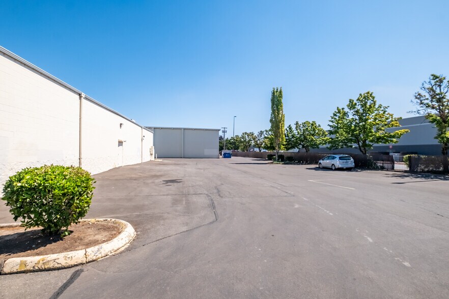 More Photos Of 2248 Santiam Hwy SE, Albany Freestanding For Lease