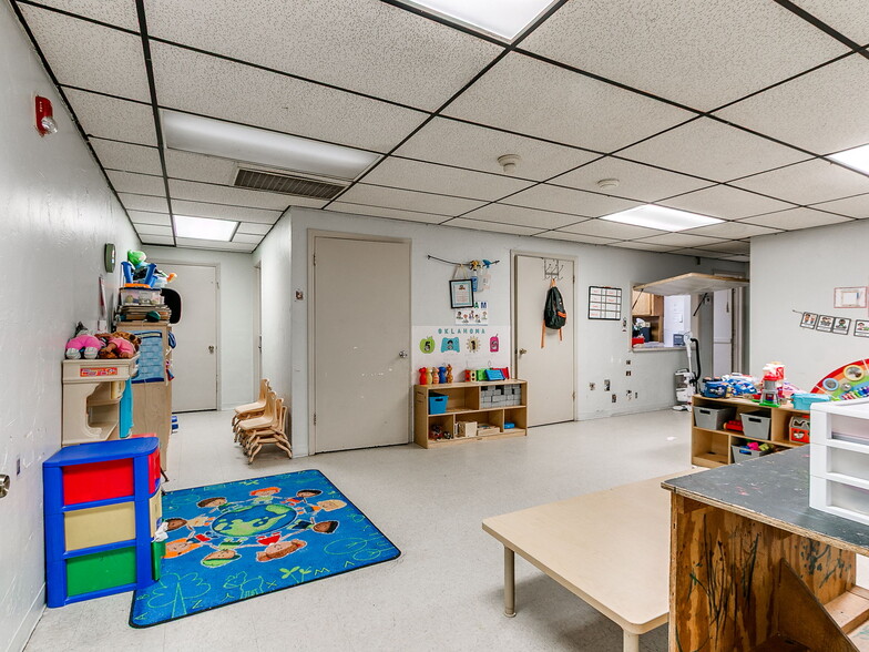 More Photos Of 809 SW 4th St, Moore Religious Facility For Sale