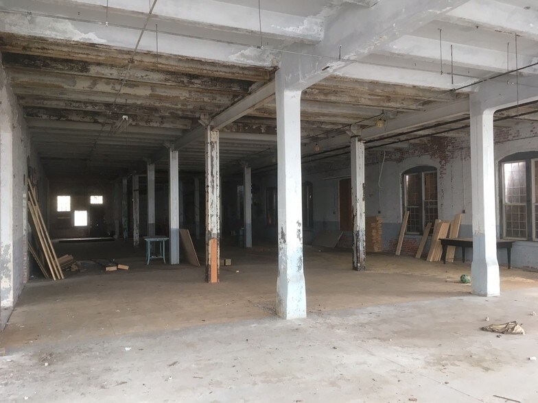 More Photos Of 506 N 12th St, Reading Industrial For Sale