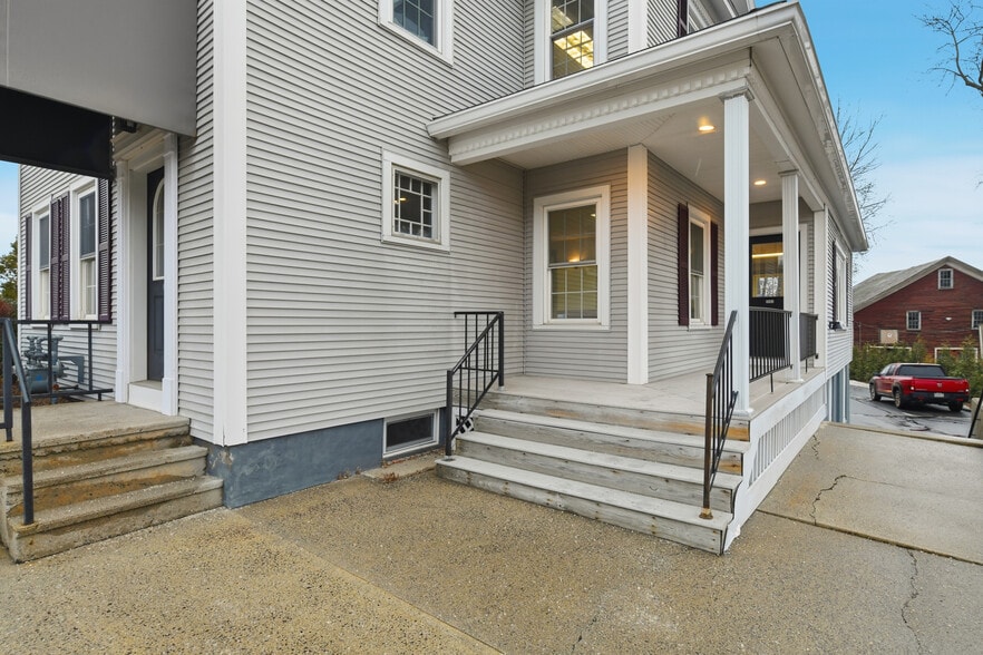 More Photos Of 355 Bridge St, Northampton Office For Lease