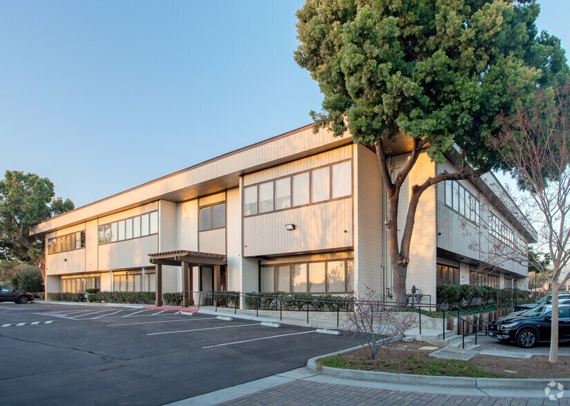 Primary Photo Of 10430 De Anza Blvd, Cupertino Medical For Lease