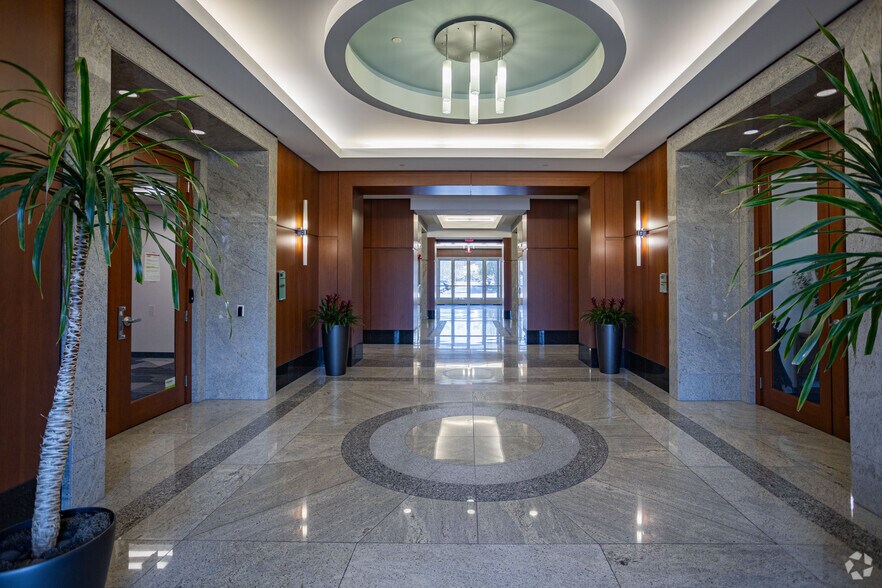 More Photos Of 2555 Meridian Blvd, Franklin Office For Lease