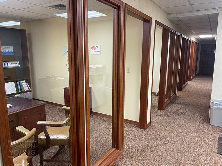 More Photos Of 2315 Curry Ford Rd, Orlando Office For Lease