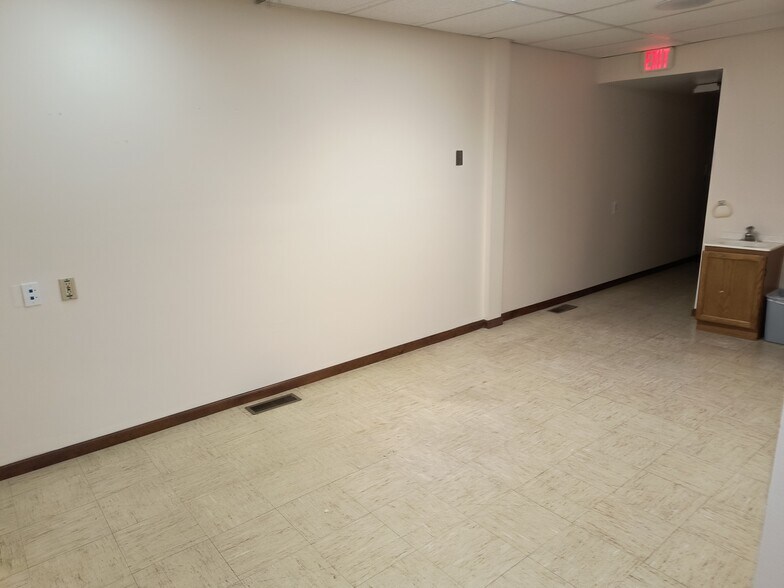 More Photos Of 67-74 Brunswick Woods Dr, East Brunswick Medical For Lease