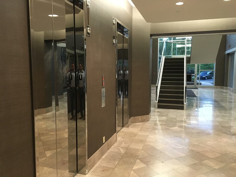 More Photos Of 6525 N Quail Hollow Rd, Memphis Office For Lease
