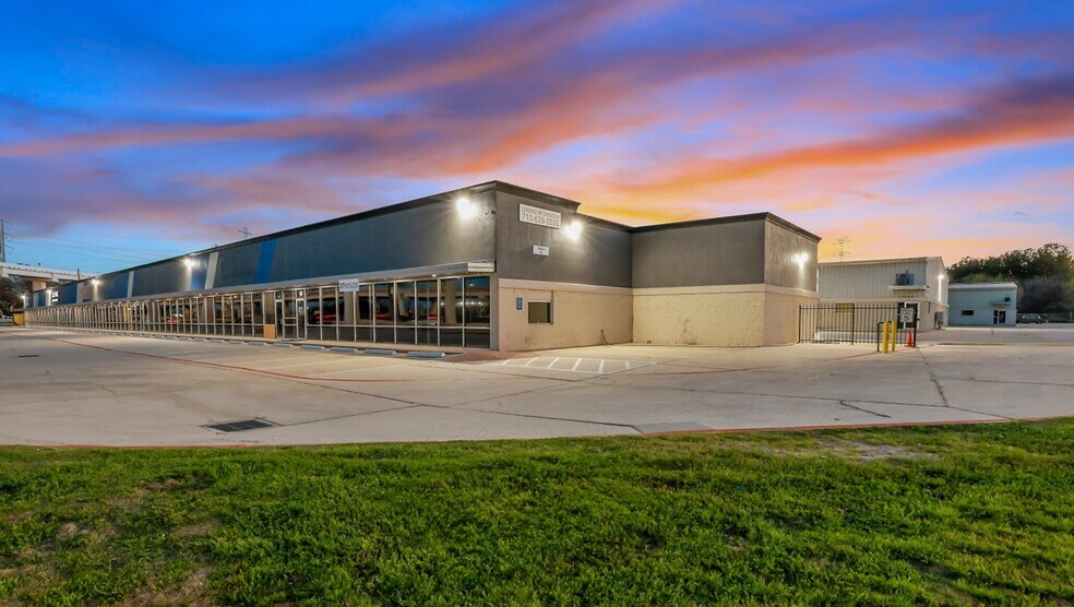 More Photos Of 15825 State Highway 249, Houston Storefront For Lease