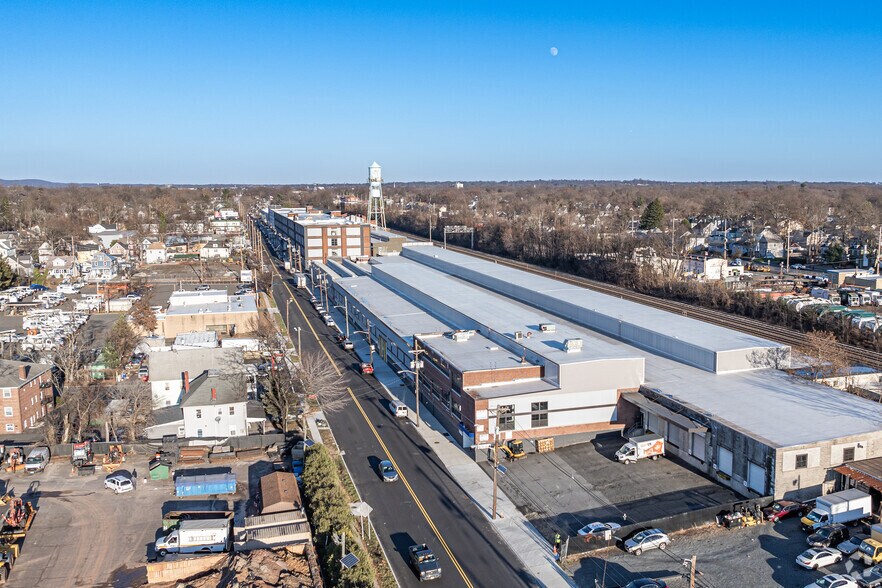 More Photos Of 1309-1645 W Front St, Plainfield Manufacturing For Lease