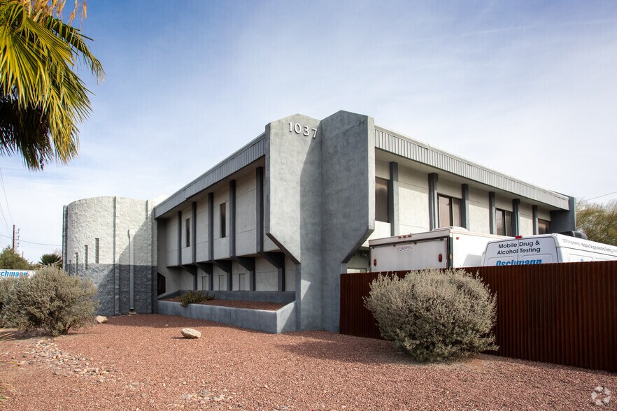More Photos Of 1037 S Alvernon Way, Tucson Office For Sale