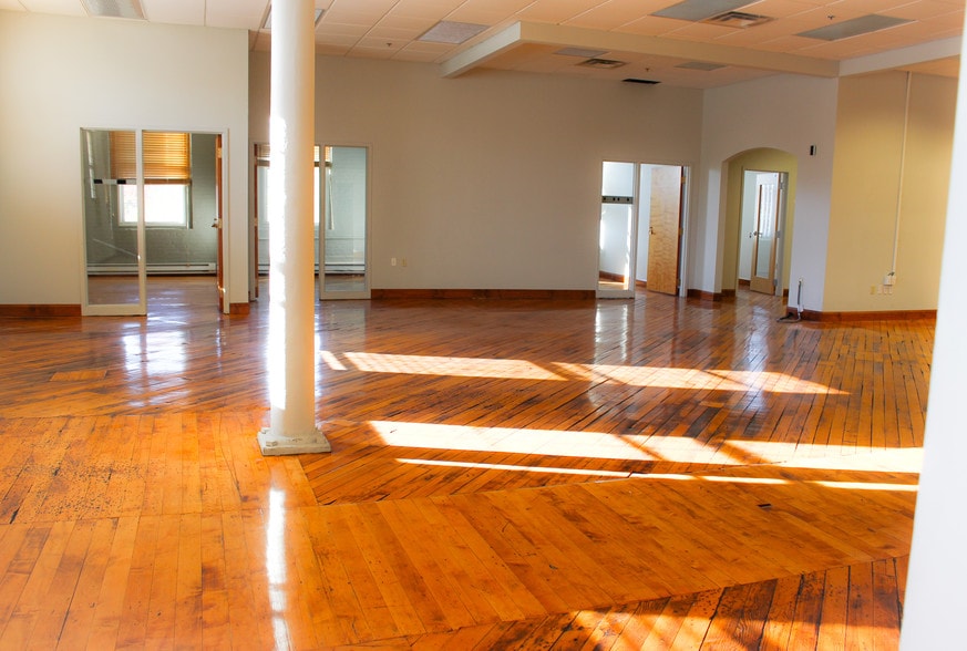 More Photos Of 10 Admiral St, Providence Office For Lease