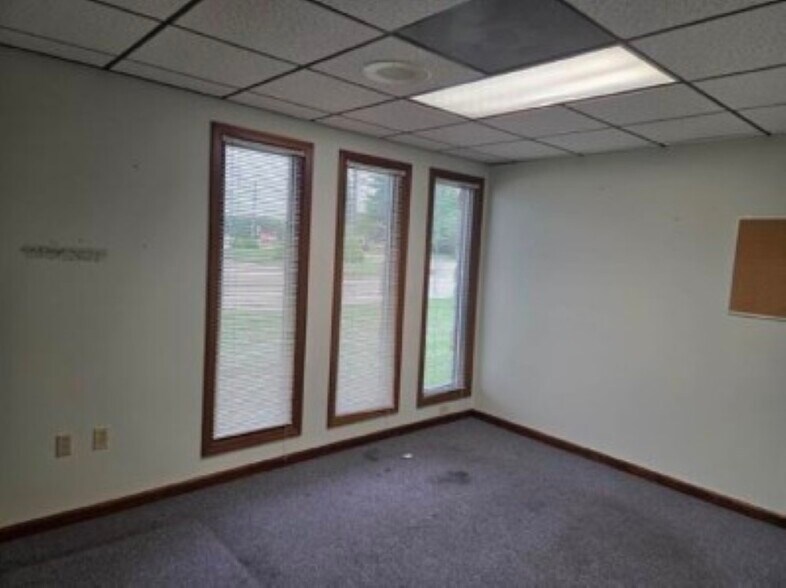 More Photos Of 418 S 36th St, Quincy Office For Lease