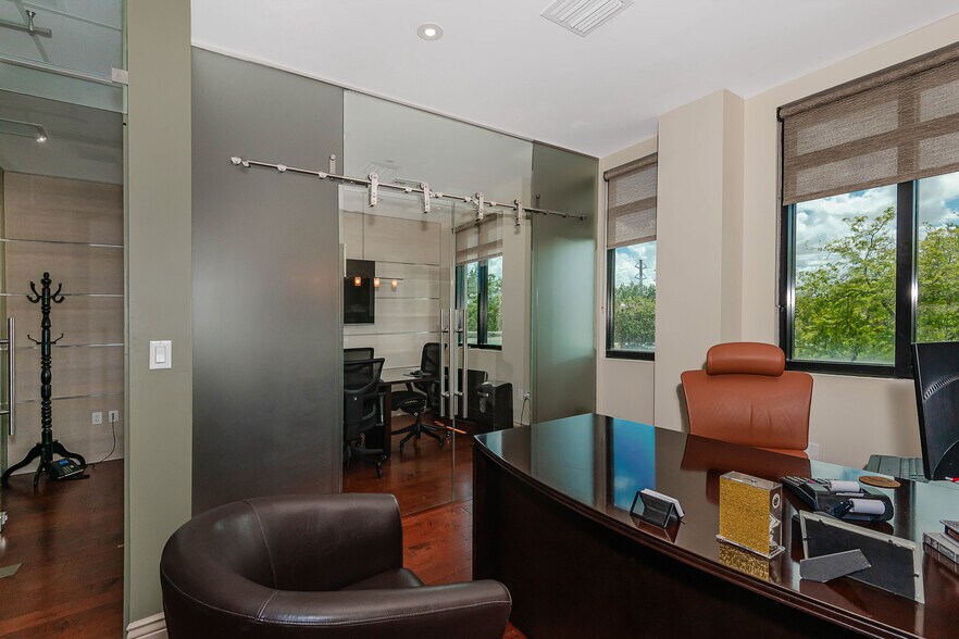 More Photos Of 5599 S University Dr, Davie Loft Creative Space For Sale