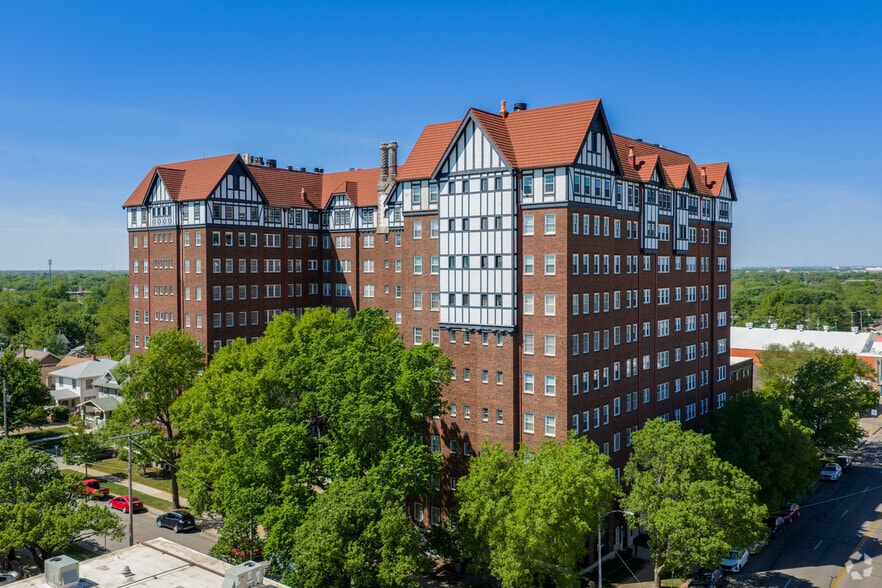 More Photos Of 3241 E Douglas Ave, Wichita Apartments For Sale