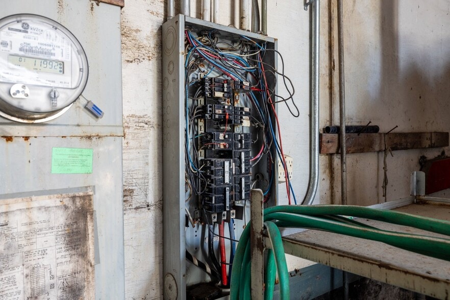 More Photos Of 5417 Adeline St, Oakland Auto Repair For Sale