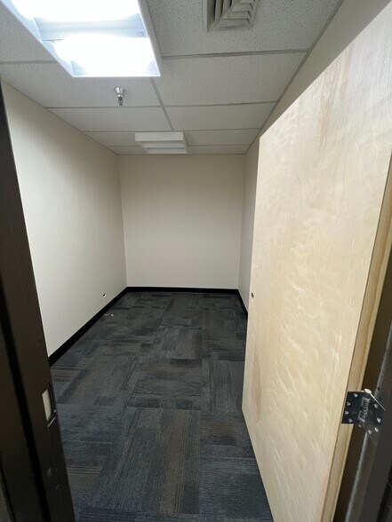More Photos Of 6850 W Fairview Ave, Boise Office For Sale