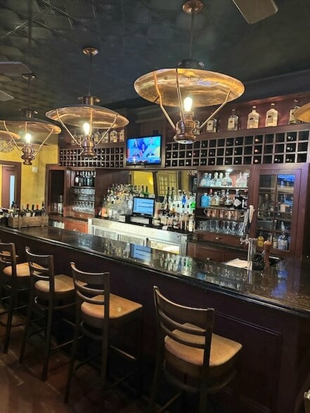 More Photos Of 394 City Island Ave, Bronx Restaurant For Lease