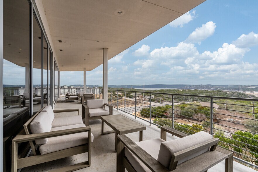 More Photos Of 4229 North FM 620, Austin Flex For Lease