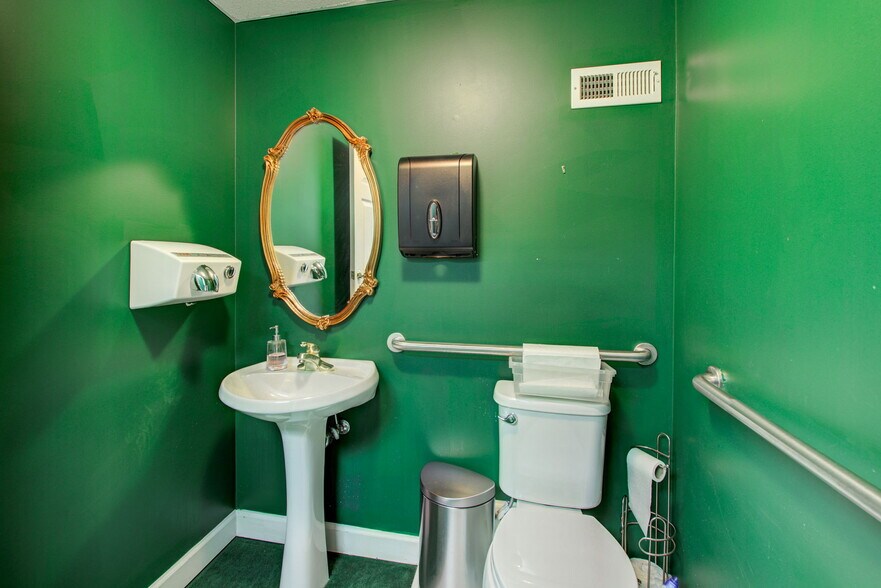 More Photos Of 555 Sun Valley Dr, Roswell Office For Sale