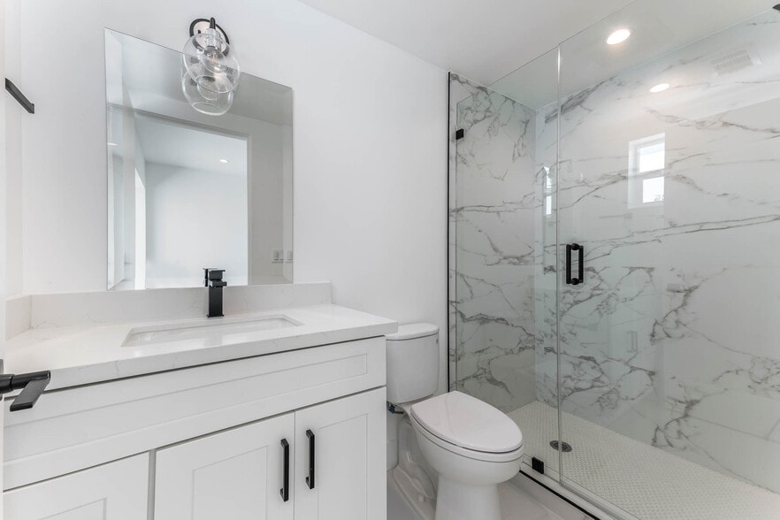 More Photos Of 21719 Hart St, Canoga Park Apartments For Sale