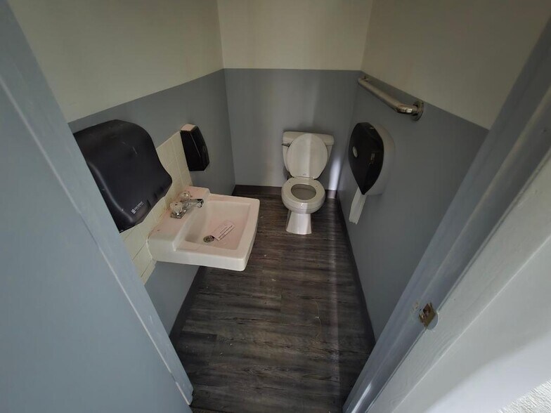 More Photos Of 3715 US Highway 19, New Port Richey Daycare Center For Sale