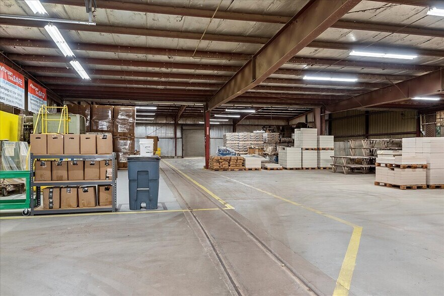 More Photos Of 115 E Mound St, Girard Industrial For Sale