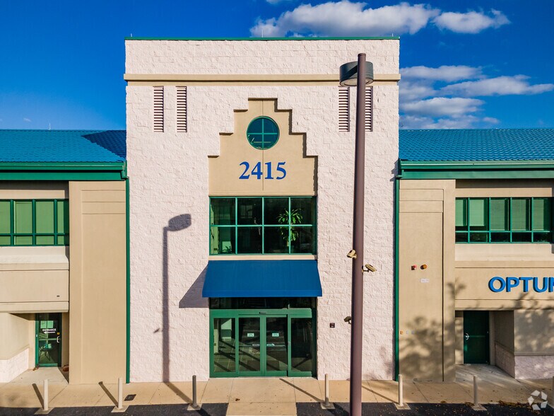 More Photos Of 2415 University Pky, Sarasota Office For Lease