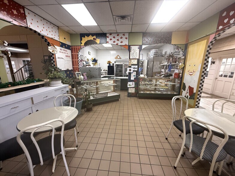 More Photos Of 1107 Main St, Woodward Storefront For Sale