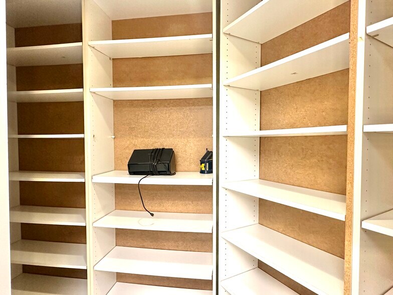 More Photos Of 100-120 E 90th Dr, Merrillville Office For Lease