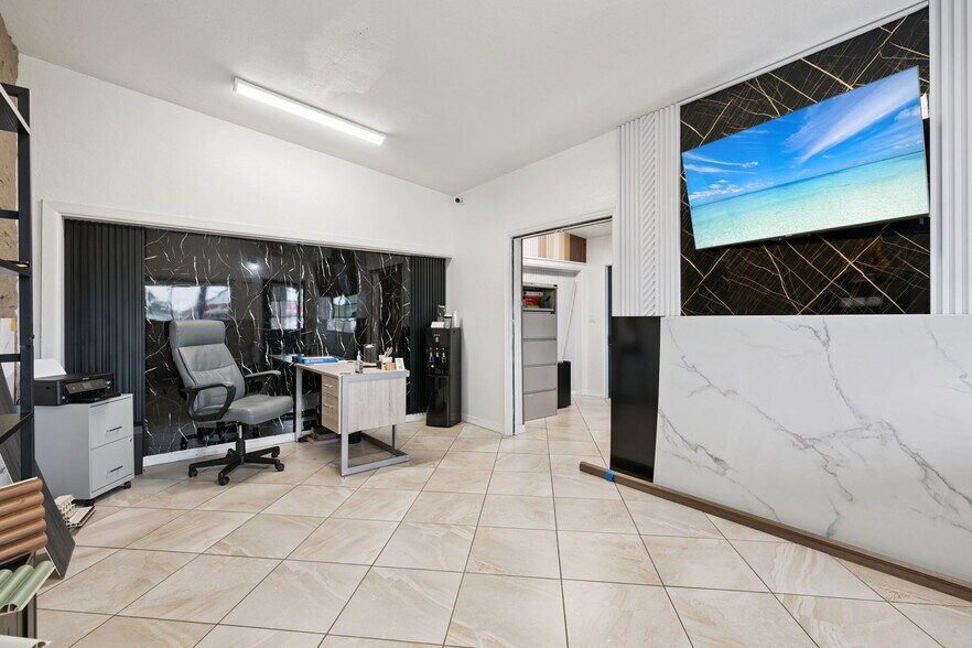 More Photos Of 36 S Semoran Blvd, Orlando Office Residential For Sale