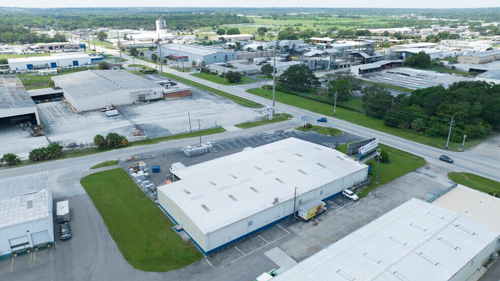 More Photos Of 2330 S Combee Rd, Lakeland Flex For Lease