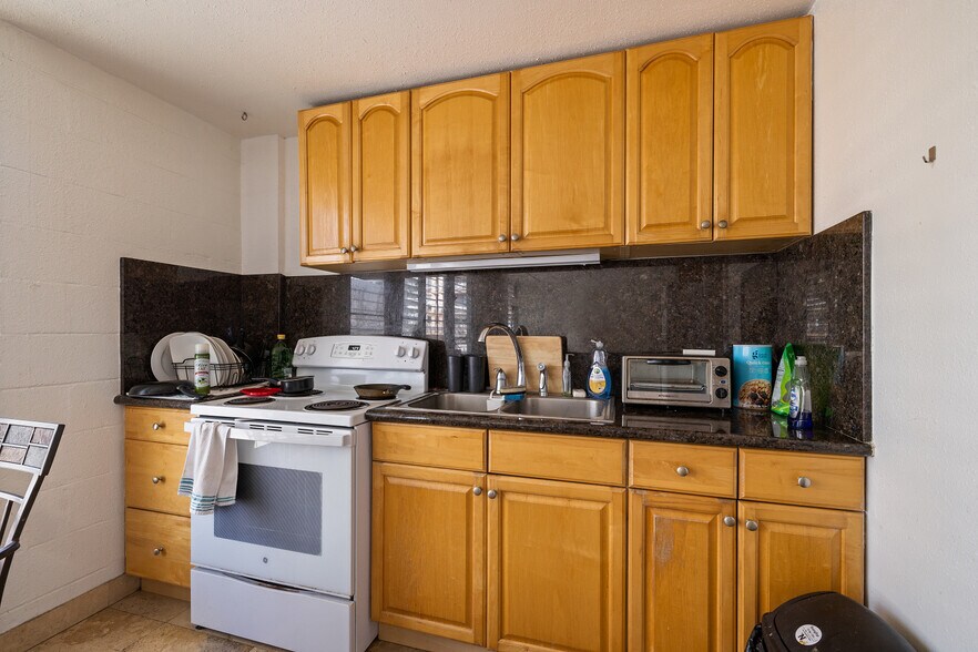 More Photos Of 254 Kaiulani Ave, Honolulu Apartments For Sale