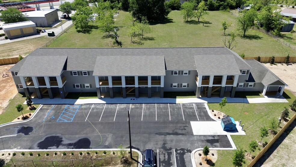 More Photos Of 1604 Lankford Dr, Valdosta Apartments For Sale