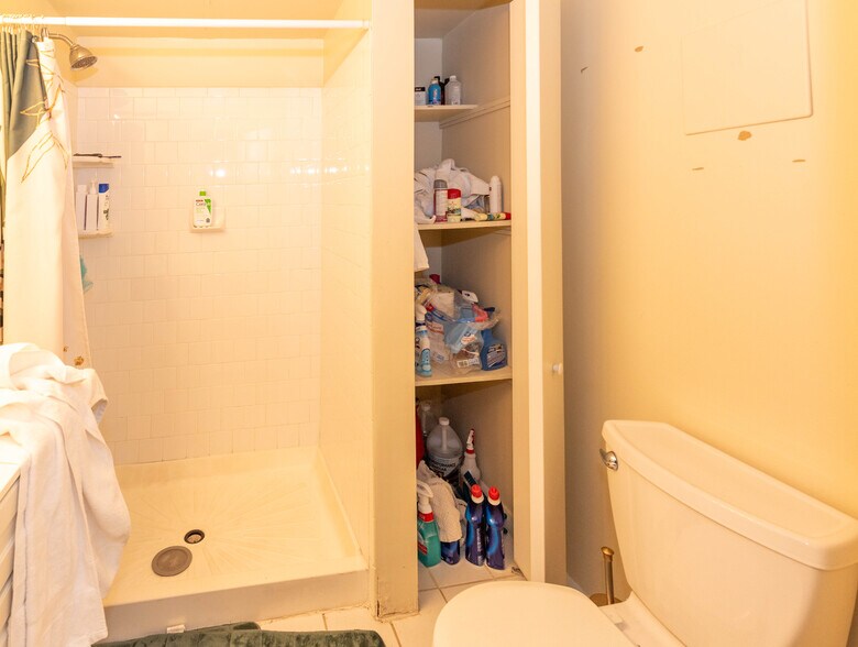 More Photos Of 401-405 S High St, Baltimore Storefront Retail Residential For Sale