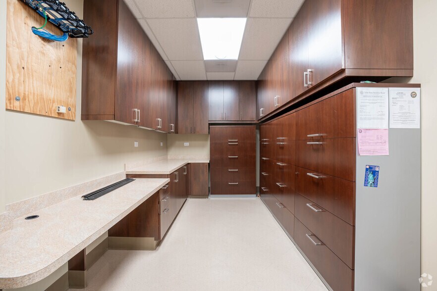 More Photos Of 12941 Gulf Fwy, Houston Office For Lease