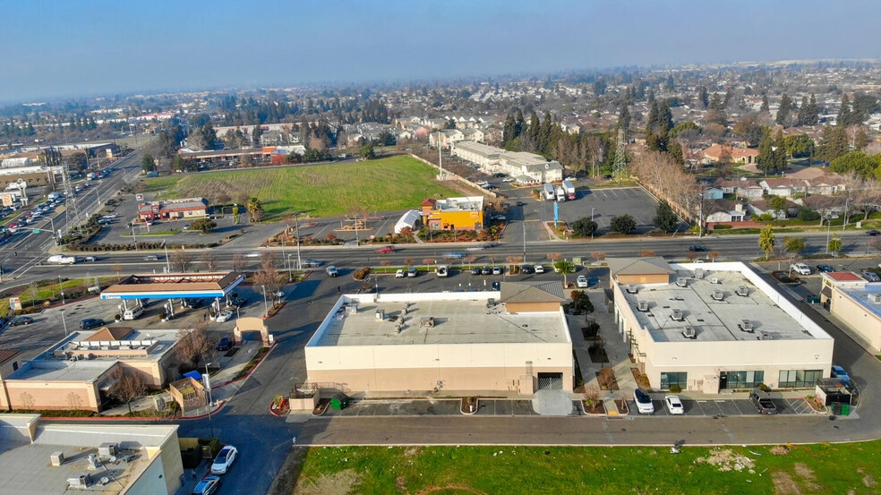 More Photos Of 7400 Elsie Ave, Sacramento Freestanding For Lease