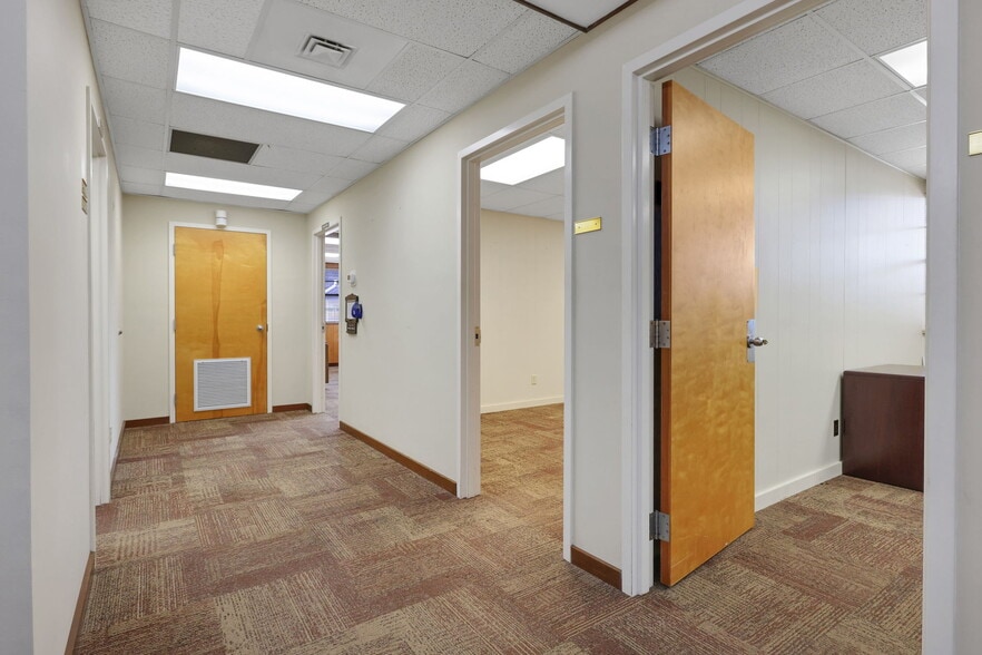 More Photos Of 6601-6535 Chester Ave, Jacksonville Continuing Care Retirement Community For Lease