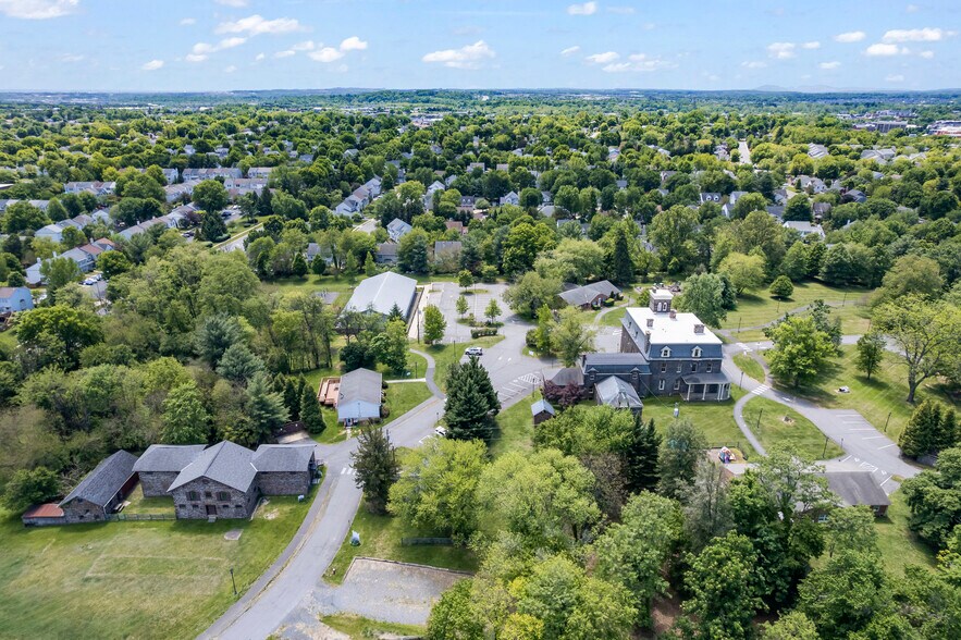Primary Photo Of 601 Catoctin Cir NE, Leesburg Specialty For Lease